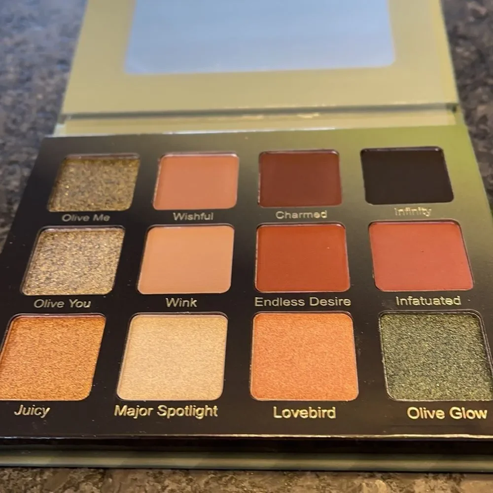 Violet Voss Olive You Forever eye shadow palette 12 shades shimmer+matte